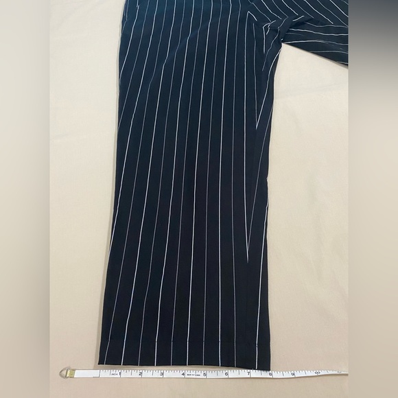 Anne Klein pinstripe crop pant. EUC - Picture 12 of 12